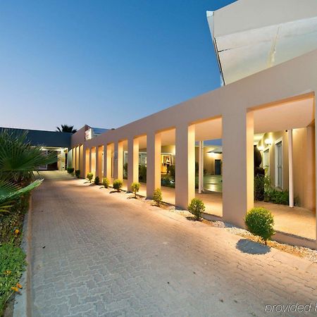 Protea Hotel By Marriott Ondangwa Esterno foto
