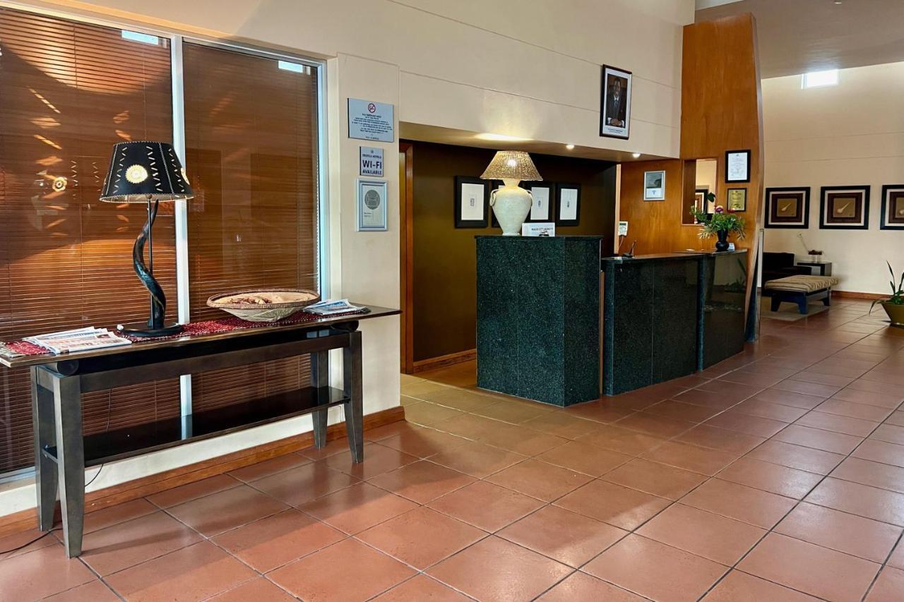 Protea Hotel By Marriott Ondangwa Esterno foto