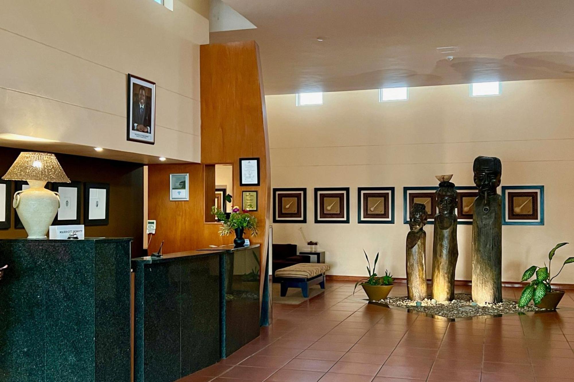 Protea Hotel By Marriott Ondangwa Esterno foto