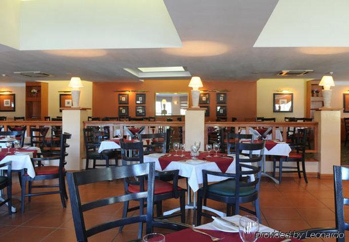 Protea Hotel By Marriott Ondangwa Esterno foto