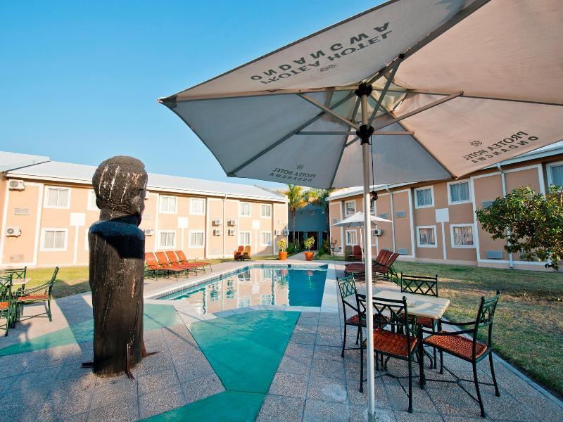 Protea Hotel By Marriott Ondangwa Esterno foto